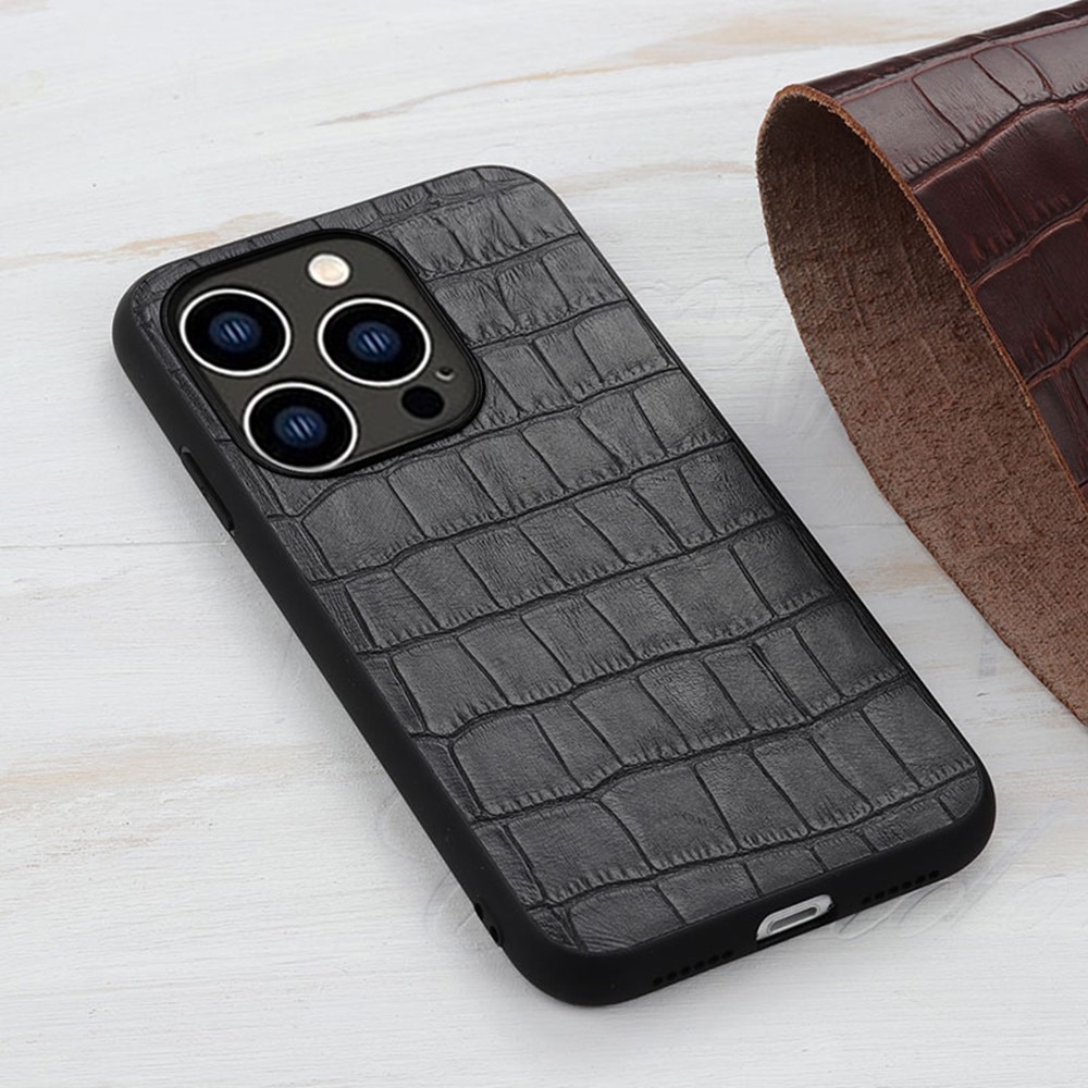 Coque Hybride Cuir veritable Crocodile iPhone 15 Pro, noir