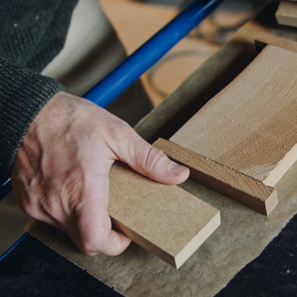 iPhone 12 Pro coque en bois de feuillus suédois - Körsbär